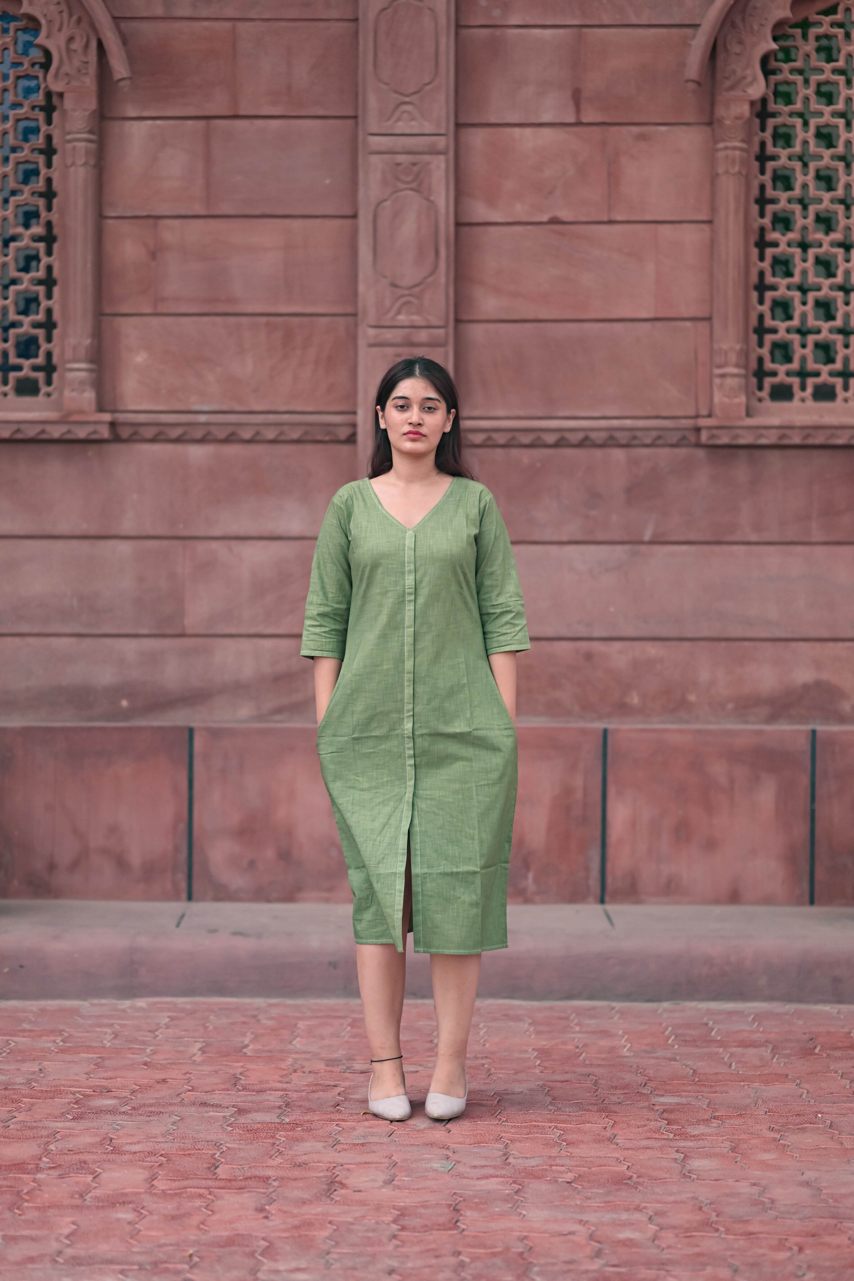 Button -down ,V-neckline ,three-quarter midi dress