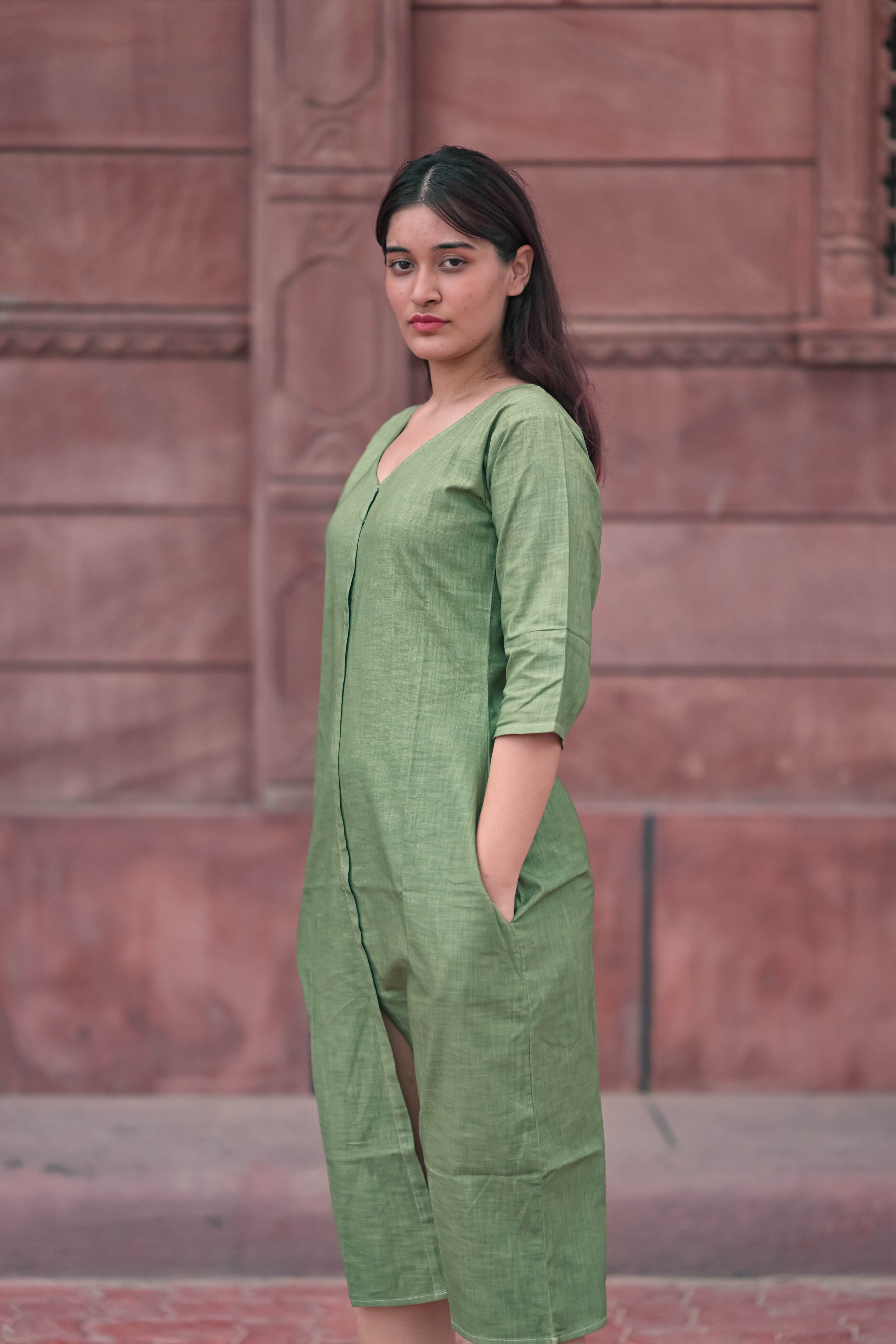 Button -down ,V-neckline ,three-quarter midi dress