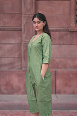 Button -down ,V-neckline ,three-quarter midi dress